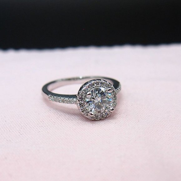 Beautiful GRA Certified Halo 1.00Ctw Moissanite Bridal Ring 18k White Gold - Picture 8 of 8